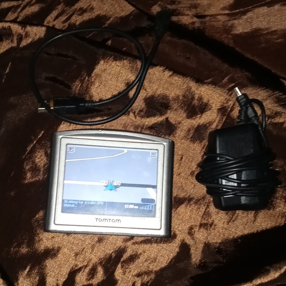 A Vintage Tom Tom GPS Navigator 3rd Edition - Picture 2 of 2